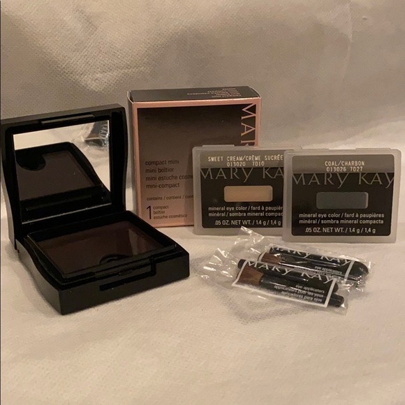 Mary Kay Other - Mary Kay Eyeshadow